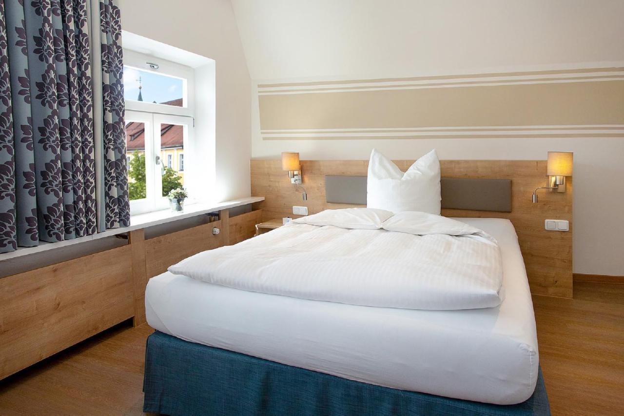 Hotelgasthof Bayerischer Hof 苏尔茨巴赫·罗森堡 外观 照片