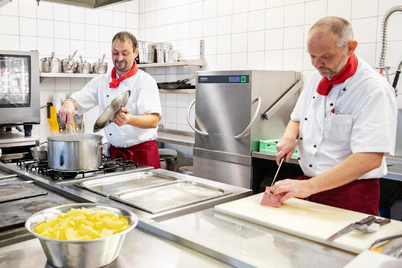 Hotelgasthof Bayerischer Hof 苏尔茨巴赫·罗森堡 外观 照片